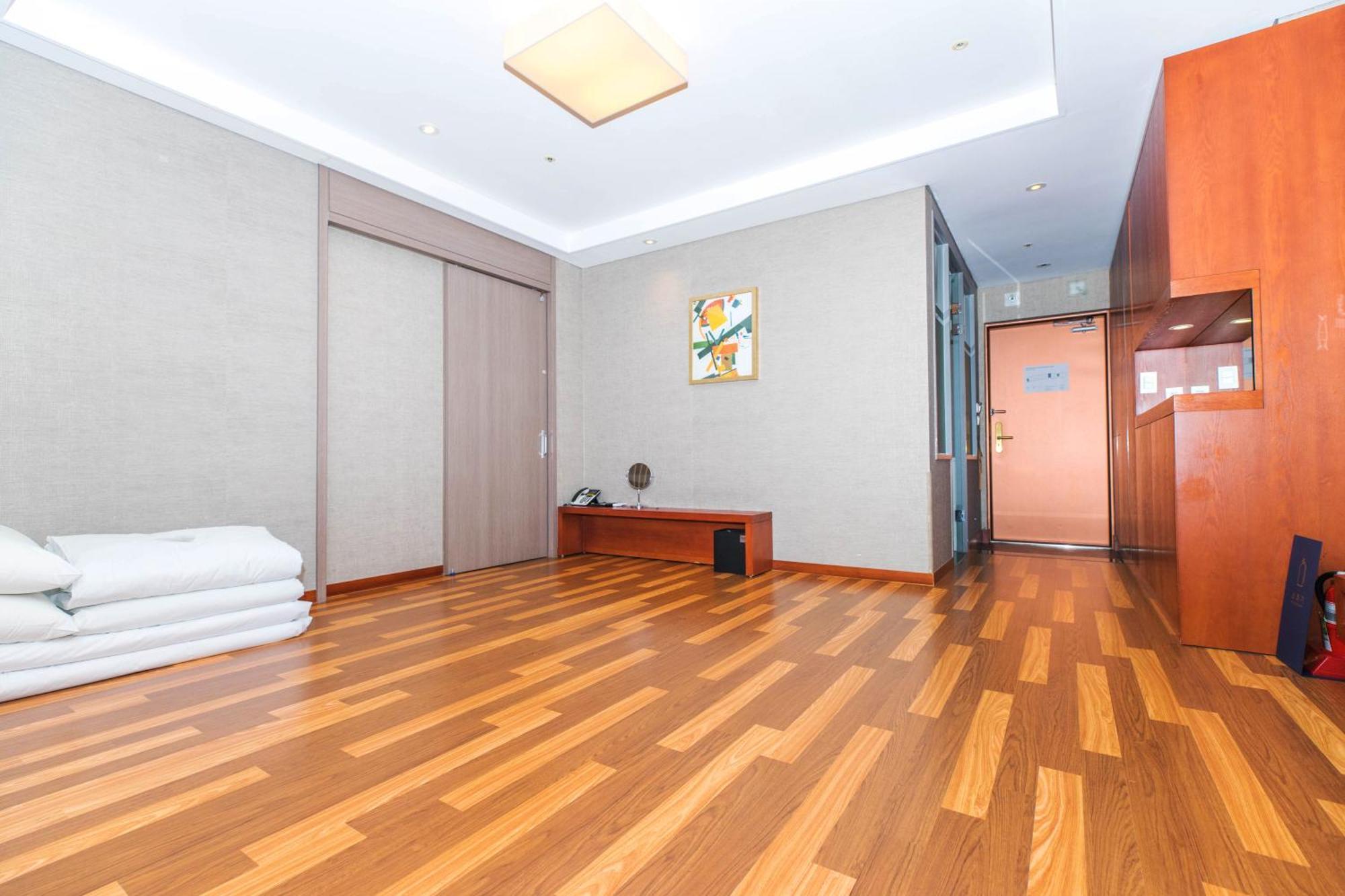 Hotel Solaire Порён Экстерьер фото